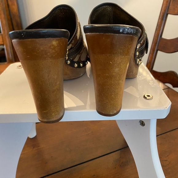 Vintage coach clogs. Fits 8.5-9 , worn only a handful of times. - Picture 4 of 5